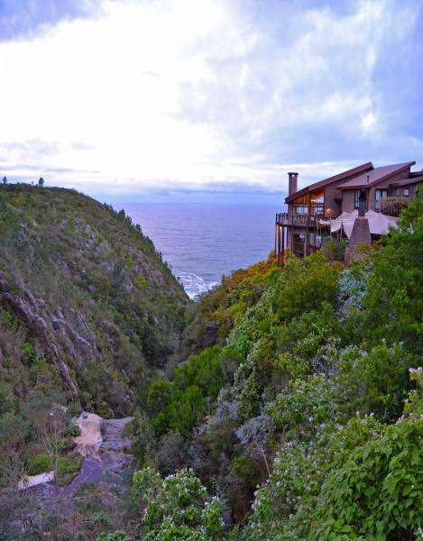 Na zdjęciu widoczny jest obiekt The Fernery Lodge & Spa położony w mieście Bergheim.