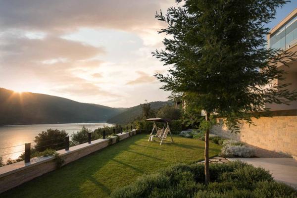 Villa Labin Waterfront - Stunning Sea Views - Jacuzzi - Sauna - Pool Table - Labin