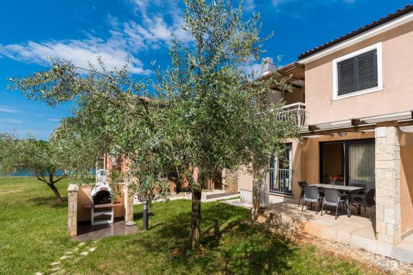 På billedet ses objektet Apartments Amfora Plava Laguna beliggende i byen Umag.