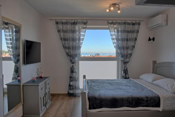 A la foto es mostra l'objecte Studio D situat a la ciutat de Poreč.