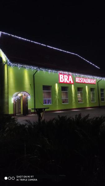 Na fotografii je vidět objekt Bra Haus nacházející se ve městě Samostrely.