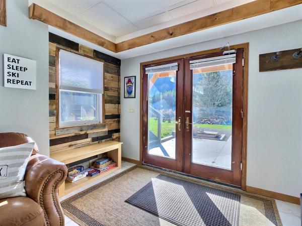 Fotografie 8: The Maples Apt - King Bed, Pet Friendly, Beautiful Views