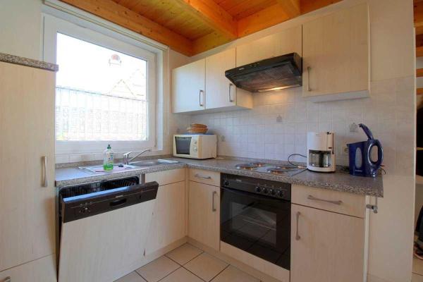 The photo shows the SR Westertill 5 located in the city of Dorum Neufeld.