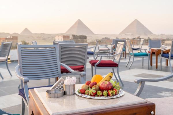 Nella foto è visibile l'oggetto Nine Pyramids View Hotel situato nella città di Il Cairo.