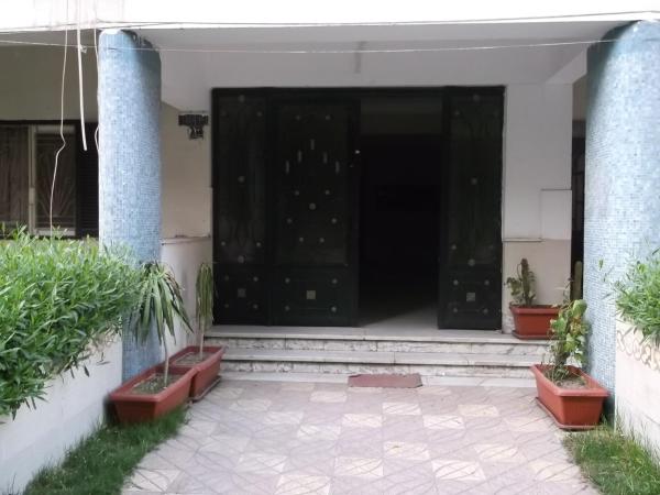 A la foto es mostra l'objecte One-Bedroom Apartment at El Maali Street situat a la ciutat de El Caire.