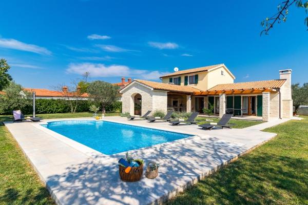 Na fotografii je vidět objekt Villa Anita nacházející se ve městě Hrboki.