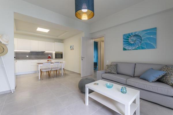 На фото показан объект Seashell Apt 2, расположенный в городе Сталида.