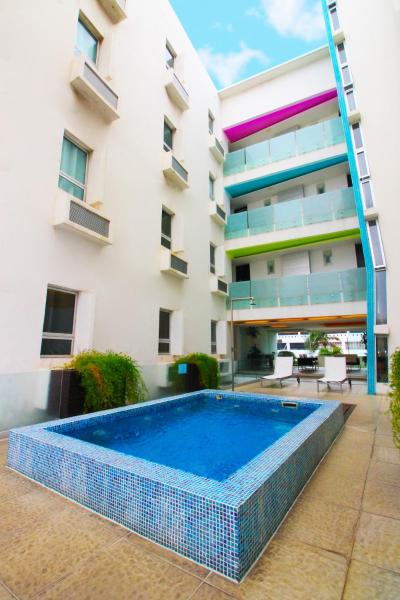 A la foto es mostra l'objecte Nu Hotel situat a la ciutat de Veracruz.