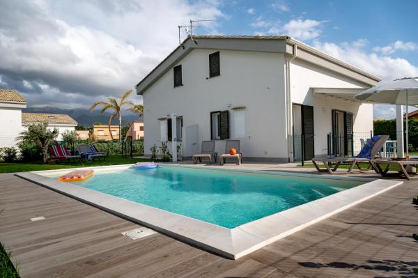 A la foto es mostra l'objecte Residence Salinelle Beach Villa Vulcano 4 situat a la ciutat de Lascari.