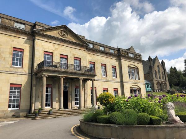 La photo montre l'objet Shrigley Hall Hotel situé dans la ville de Macclesfield.