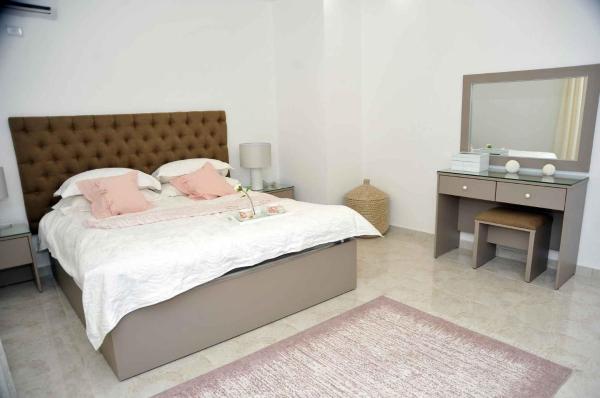 På billedet ses objektet Amazing one Bedroom Apartment in Amman Elwebdah 4 beliggende i byen Amman.