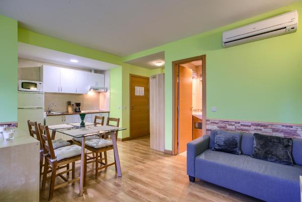 A la foto es mostra l'objecte Apartamentos Barajas situat a la ciutat de Madrid.