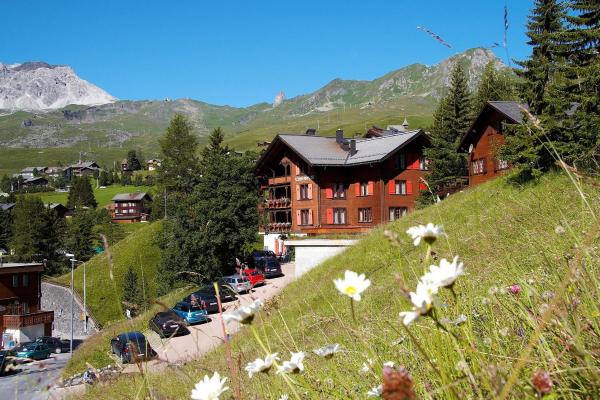 På bilden syns objektet Hotel Sonnenhalde, Arosa som ligger i staden Arosa.
