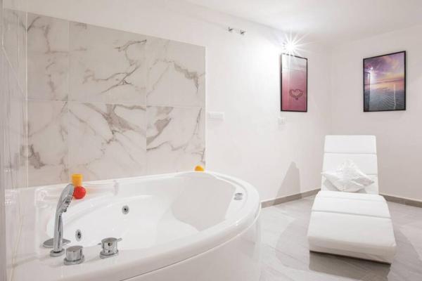Unforgettable Split Level Jacuzzi Suite Navona - Top Collection - Rome