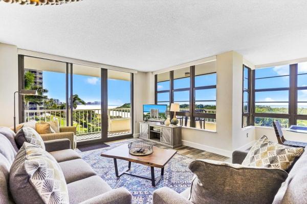 Fotografie 5: Beachfront condo with wraparound balcony/pool/tennis