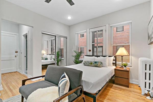 Chic & Updated Studio Apt in East Lakeview - Barry S1的照片2