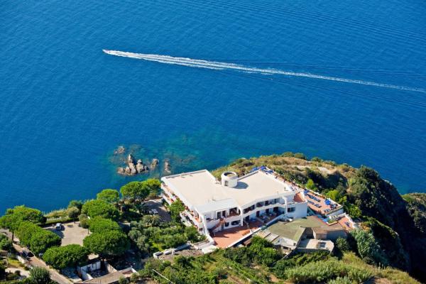 A la foto es mostra l'objecte Hotel Grazia alla Scannella situat a la ciutat de Ischia.