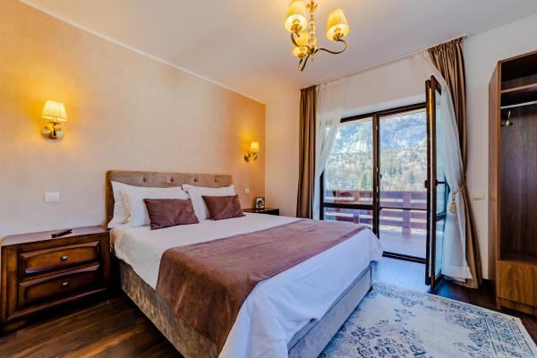 På billedet ses objektet Yael Luxury Apartments 3 beliggende i byen Buşteni.
