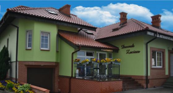 Na zdjęciu widoczny jest obiekt Dworek Zacisze położony w mieście Września.