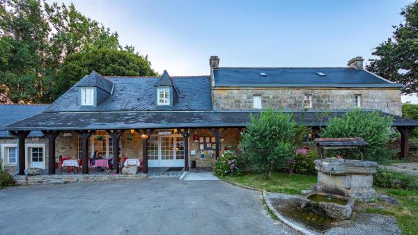 A la foto es mostra l'objecte Logis- Auberge De Kerveoc'h situat a la ciutat de Douarnenez.