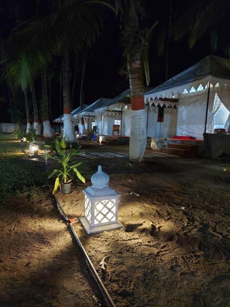 På billedet ses objektet Blue Coast beach resort beliggende i byen Thāl.