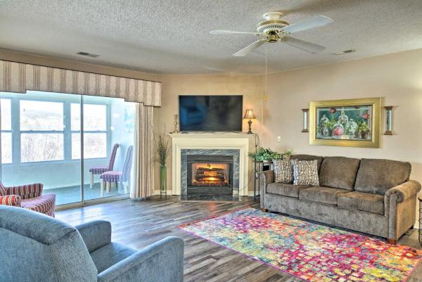 A la foto es mostra l'objecte Cozy Branson Resort Condo - 3 Mi to 76 Strip! situat a la ciutat de Branson.