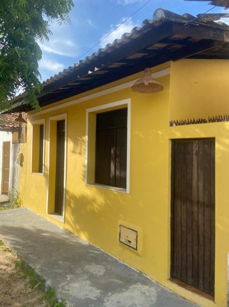 Na foto é possível ver o objeto Baixio - Casa Amarela localizado na cidade de Baixio.