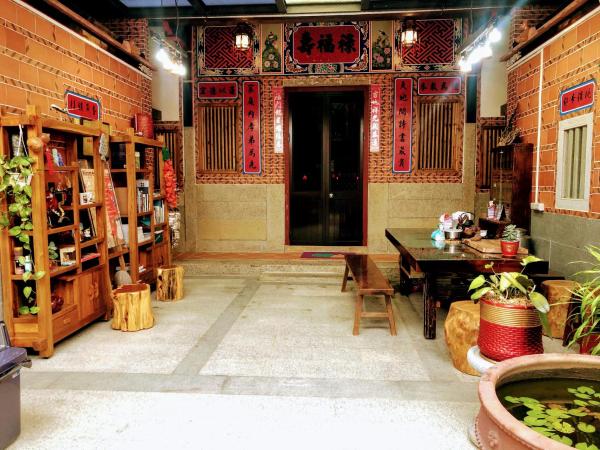A la foto es mostra l'objecte 金門后倉七號新古厝民宿 situat a la ciutat de Jinning.
