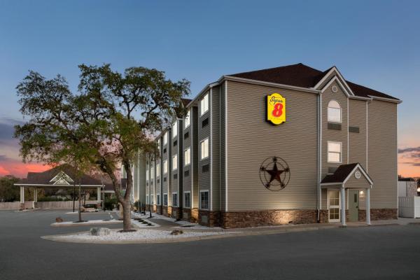 Φωτογραφία 3: Super 8 by Wyndham San Antonio Airport North
