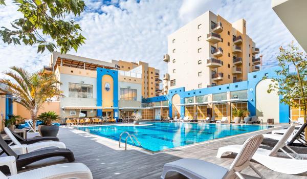På billedet ses objektet Almogim Suites Eilat Hotel beliggende i byen Eilat.