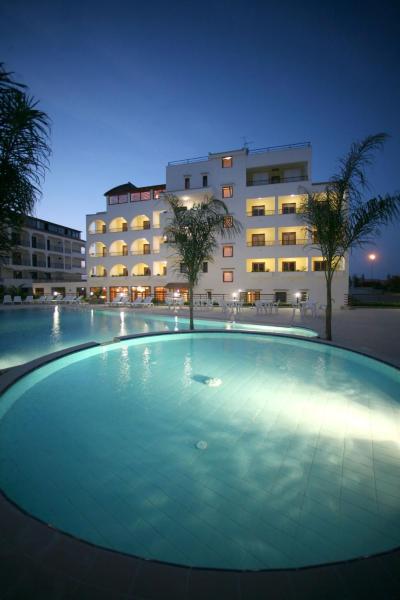 Na fotografii je vidět objekt Forte Hotel nacházející se ve městě Vieste.