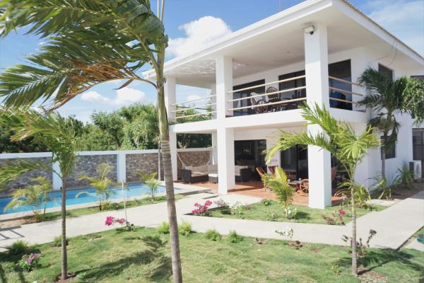 På bilden syns objektet Popoyo Beach House, Pool and Surf som ligger i staden Salinas.