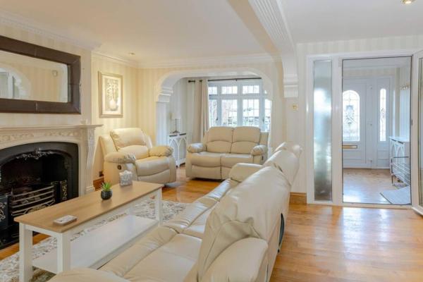 The photo shows the Comfy Home- Coley Park located in the city of Reading.