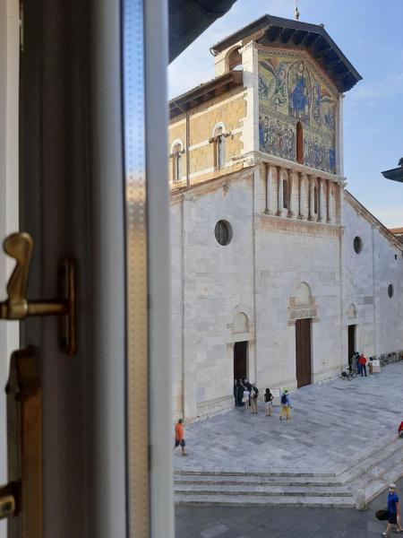 På bildet vises objektet Il Vicolo som ligger i byen Lucca.