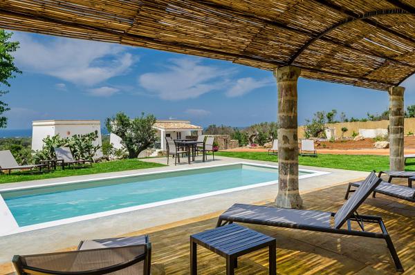 På billedet ses objektet Villa Torre Dell'Altomare con piscina, blocco n2 - Apulia Home beliggende i byen Alliste.