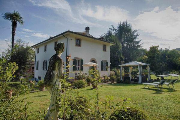 A la foto es mostra l'objecte Villa Rossini situat a la ciutat de Guamo.