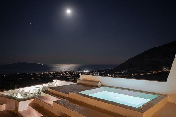 Terra E Lavoro Suite With Hot Tub & Sea View - Santorini