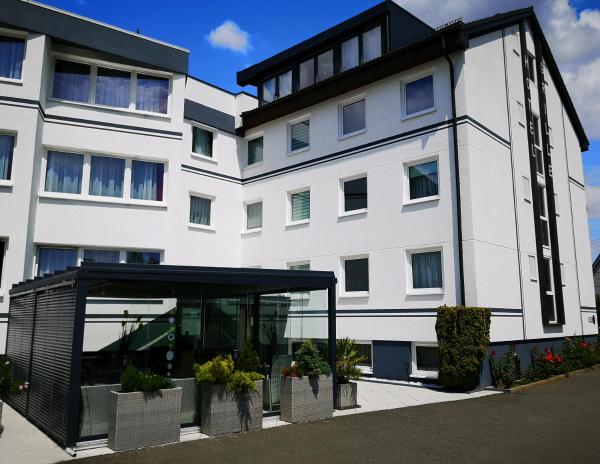 Na zdjęciu widoczny jest obiekt Hotel Grille położony w mieście Erlangen.