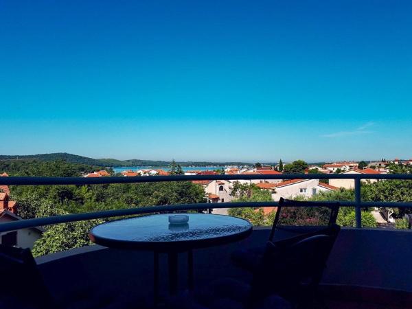 Na zdjęciu widoczny jest obiekt Apartments Casa Ondamarina położony w mieście Medulin.