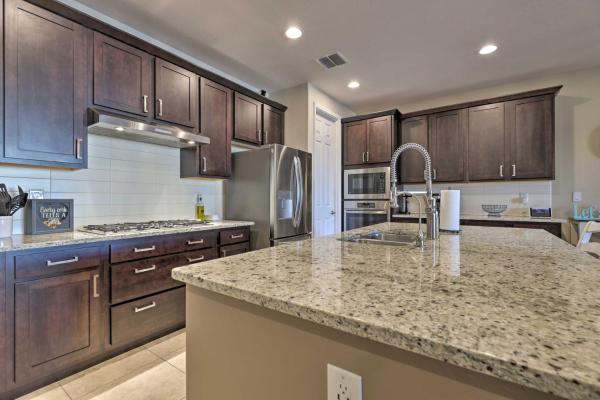 Pool, Resort Amenities Queen Creek Home!的照片7