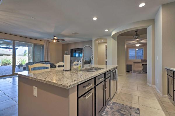 Pool, Resort Amenities Queen Creek Home!的照片8