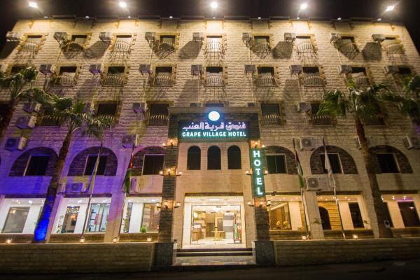 På billedet ses objektet Grape Village Hotel beliggende i byen Amman.