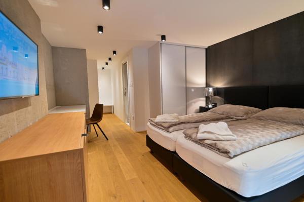 写真にはスプリト市にあるThe Place Apartments Splitが写っています。
