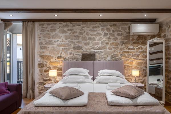 Foto 7: 2 - luxury studio with terrace in heart of Split