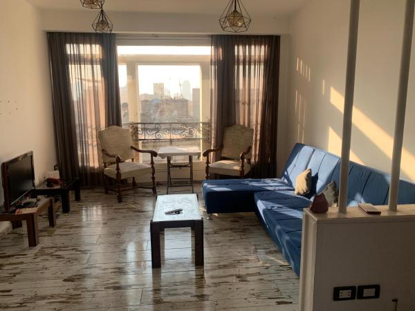 A la foto es mostra l'objecte Beautiful and cozy duplex in the heart of Cairo situat a la ciutat de El Caire.