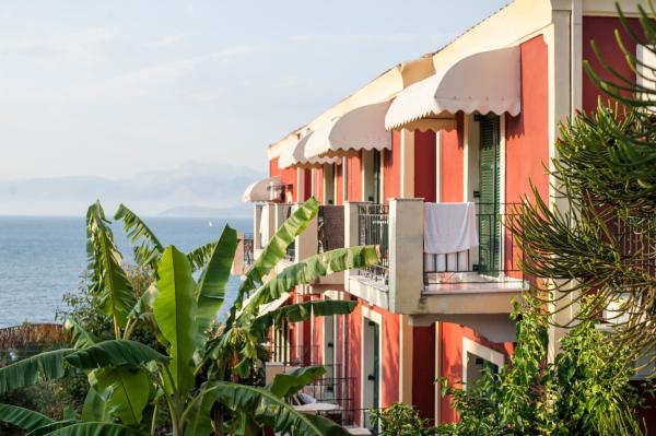 A la foto es mostra l'objecte Apraos Bay Hotel In Kalamaki Beach, 3 stars hotel situat a la ciutat de Apraos.