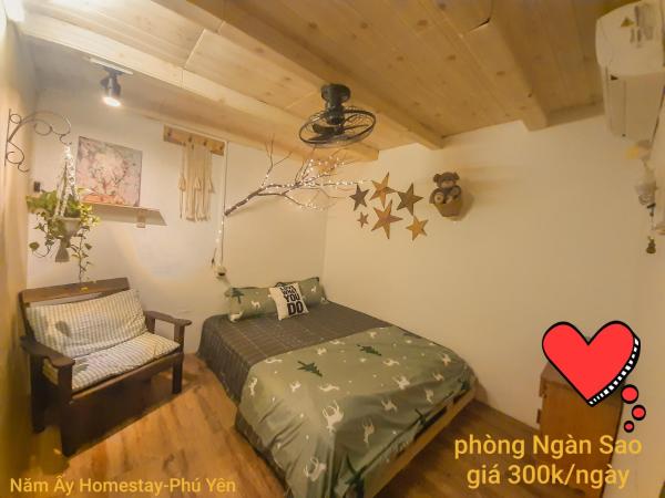 На фото показан объект NĂM ẤY HOMESTAY, расположенный в городе Mậu Lâm (3).