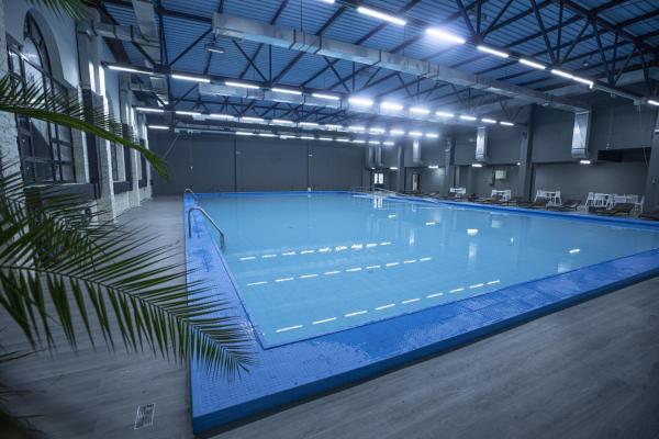 На фото показан объект Cross Health Spa Center, расположенный в городе Kʼasakh.