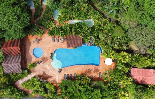 Na zdjęciu widoczny jest obiekt Casa Luna Hotel & Spa położony w mieście Fortuna.