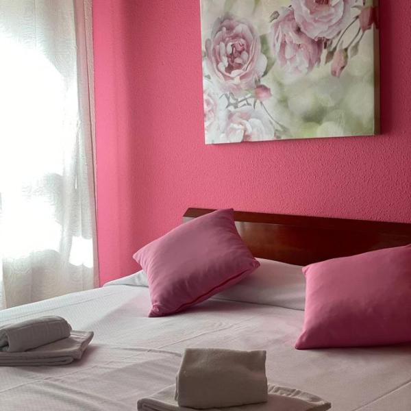 Na fotografii je vidět objekt Hostal San Andrés nacházející se ve městě Los Rábanos.